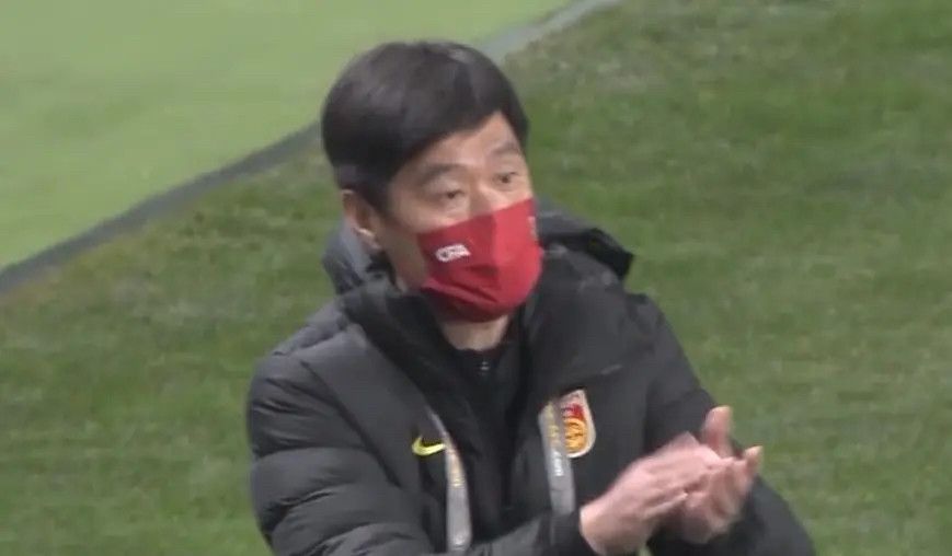 高家已经将悬赏金追加到了三千万，可是依旧没有找到父子俩的丝毫下落。